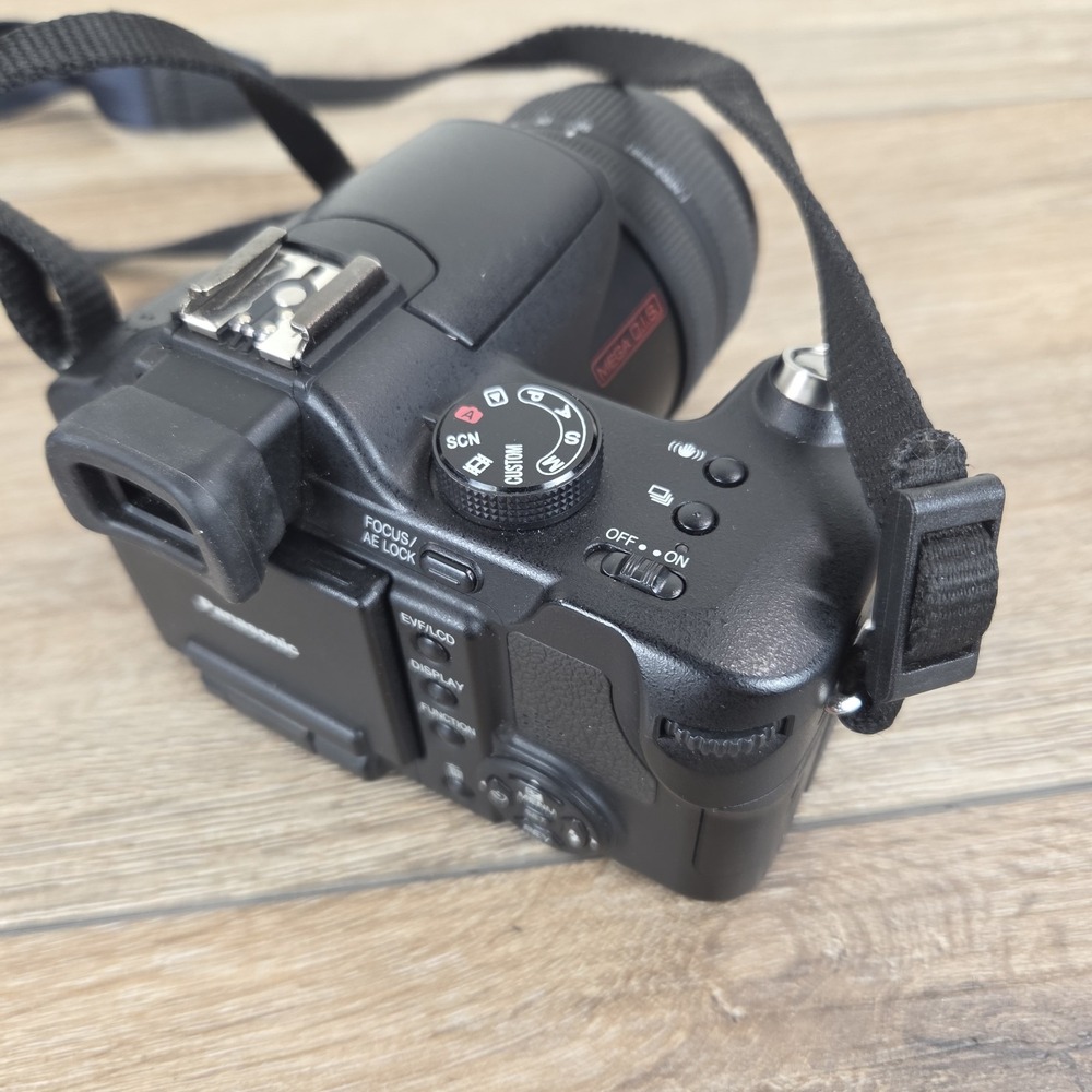 Panasonic LUMIX DMC-FZ50 10.1MP Digital Camera Black w/ Charger & 2 Batteries - Picture 10 of 16